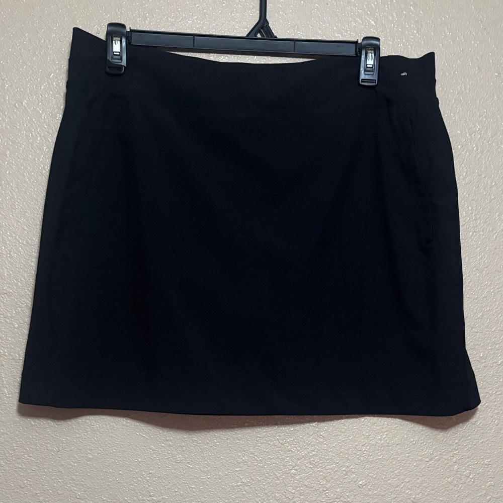 Chic Black Mini Skirt for Women